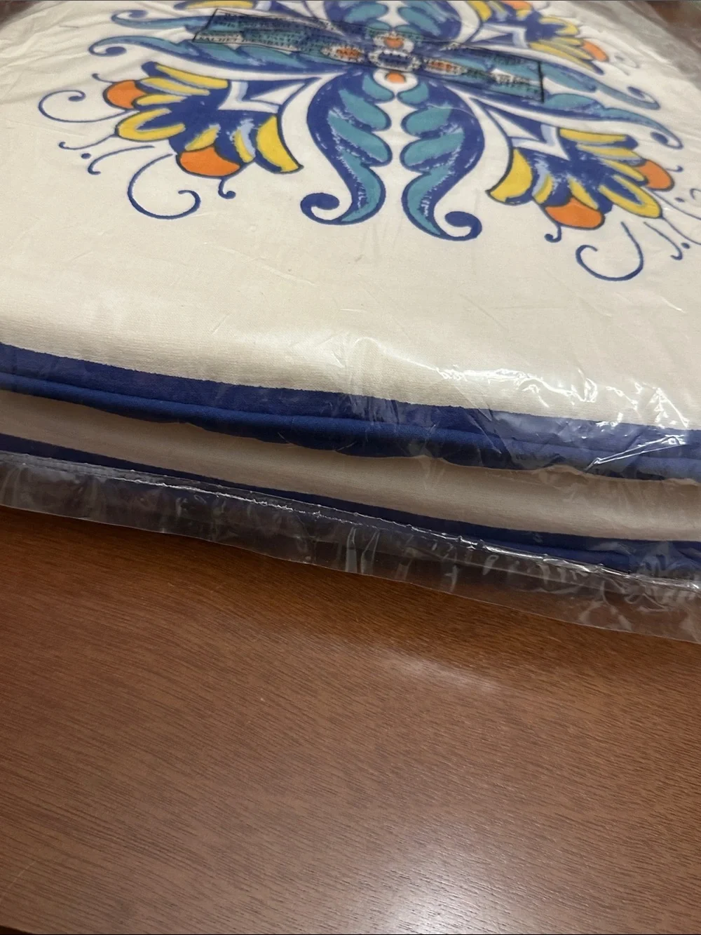 Set of 2 Williams Sonoma Hand Screened Quilted Seat Cushions with Blue Trim